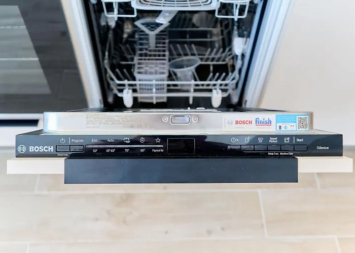 Stefinity In Infinity - Parking * Mamaia