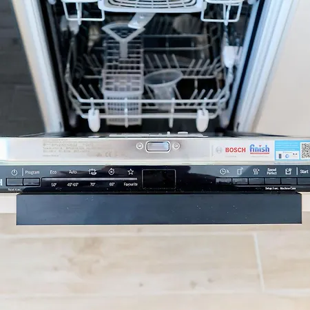 Stefinity In Infinity - Parking * Mamaia